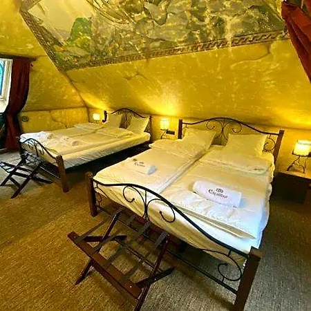 Excalibur Elmenyfogado 4* Eger